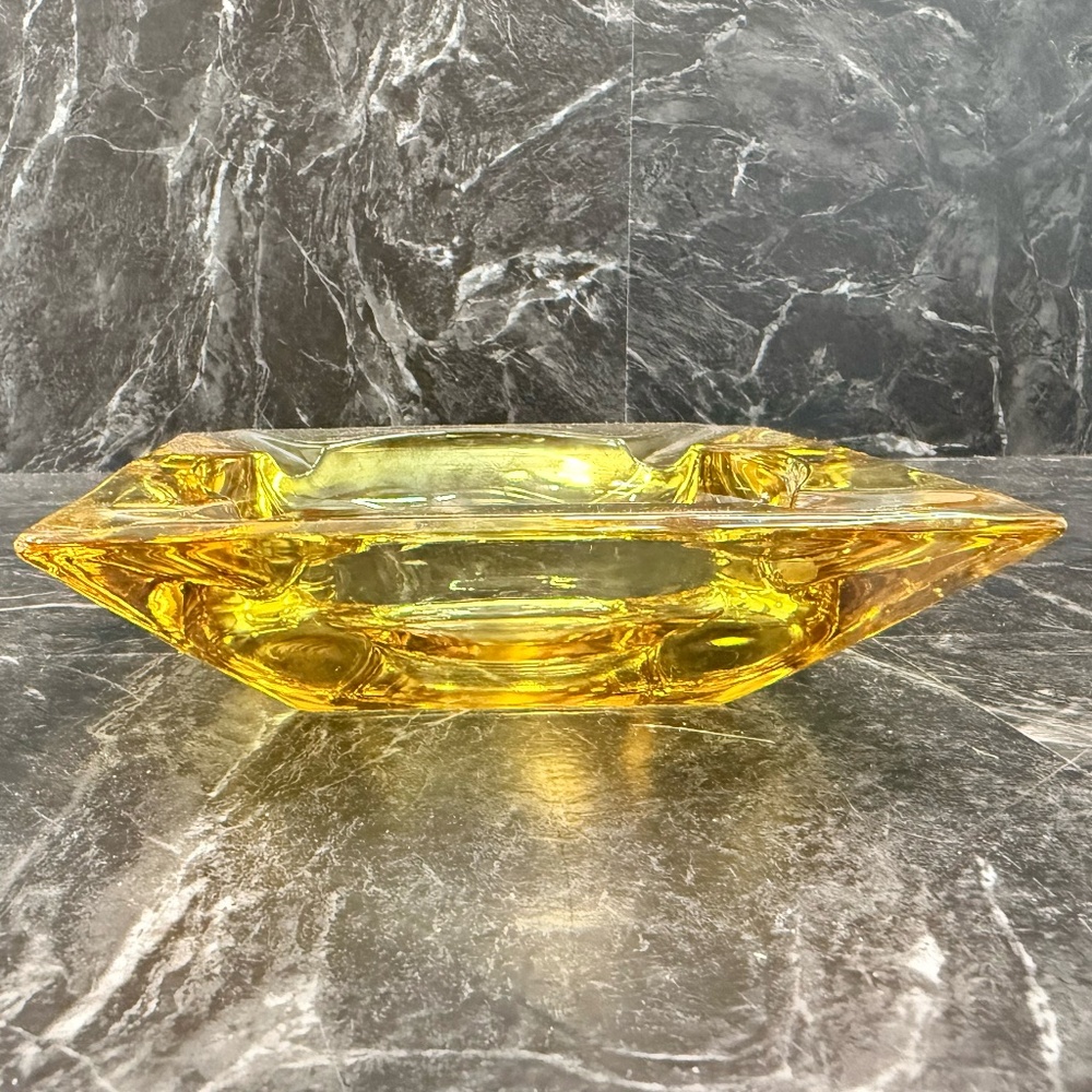 Vintage Ashtray - Picture 4 of 15